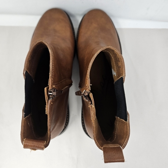 Zodiac Shiloh Cognac Faux Leather Bootie Womens Sz 8.5M Lug Sole Causal Comfort - Picture 6 of 11